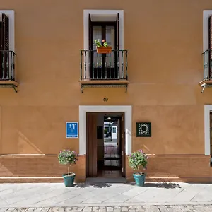 Triana Boutique By Hommyhome Apartment